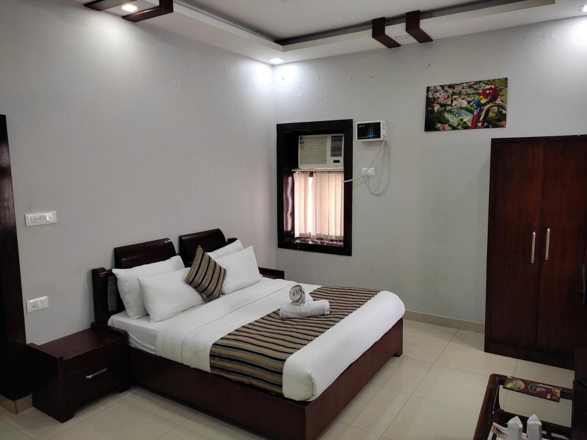 Hotel Krishna Ji Haridwār Exterior foto