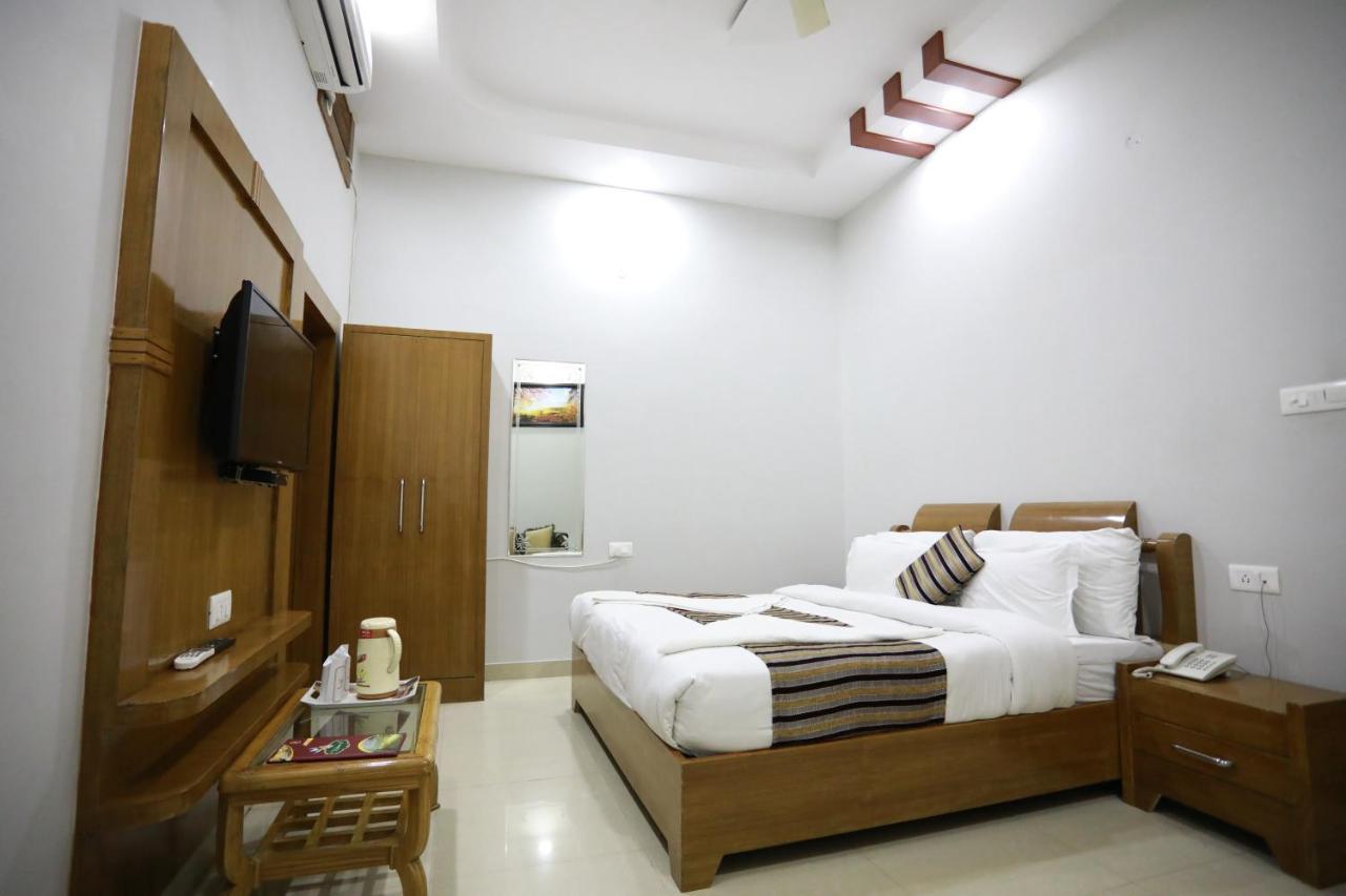 Hotel Krishna Ji Haridwār Exterior foto