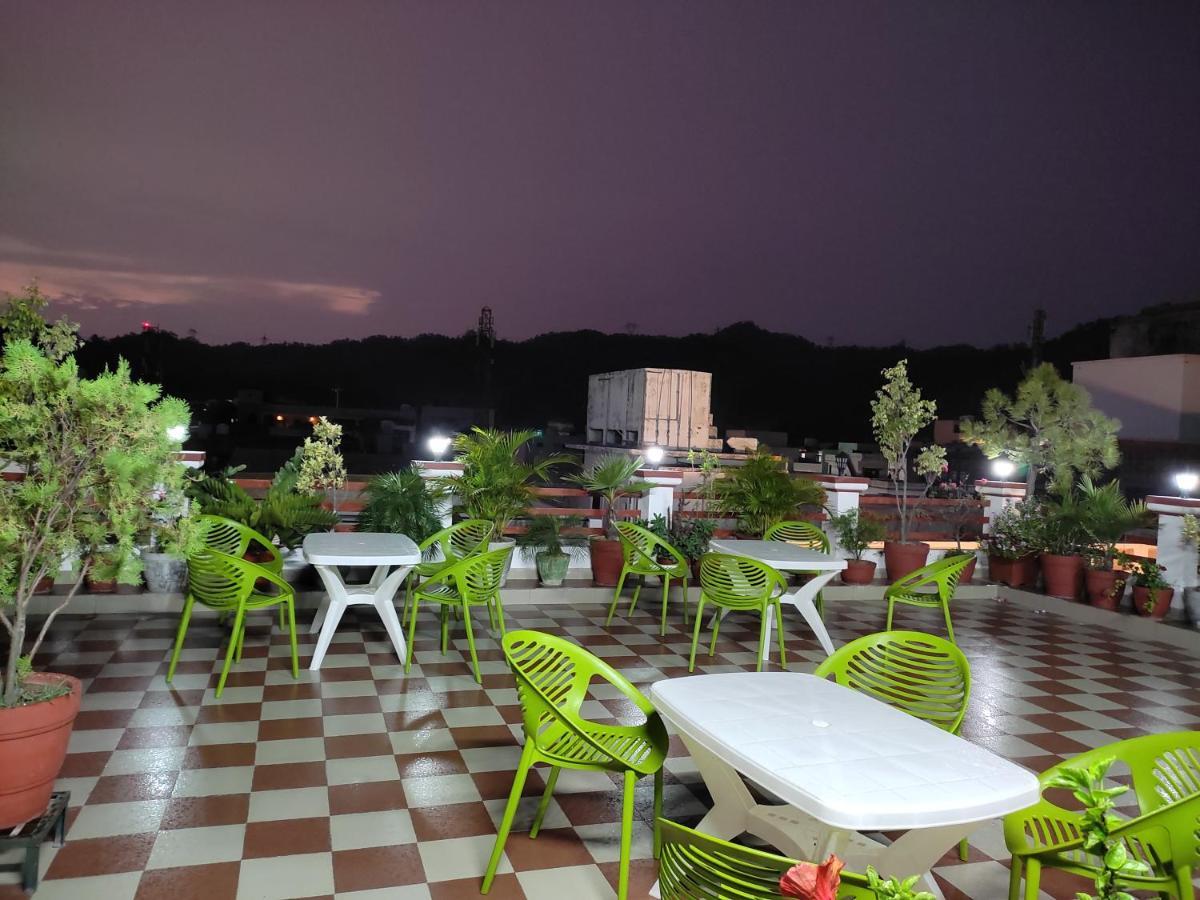 Hotel Krishna Ji Haridwār Exterior foto
