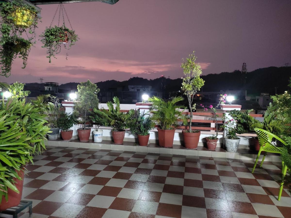 Hotel Krishna Ji Haridwār Exterior foto