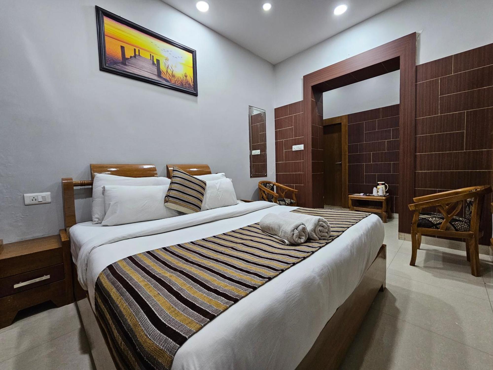 Hotel Krishna Ji Haridwār Exterior foto