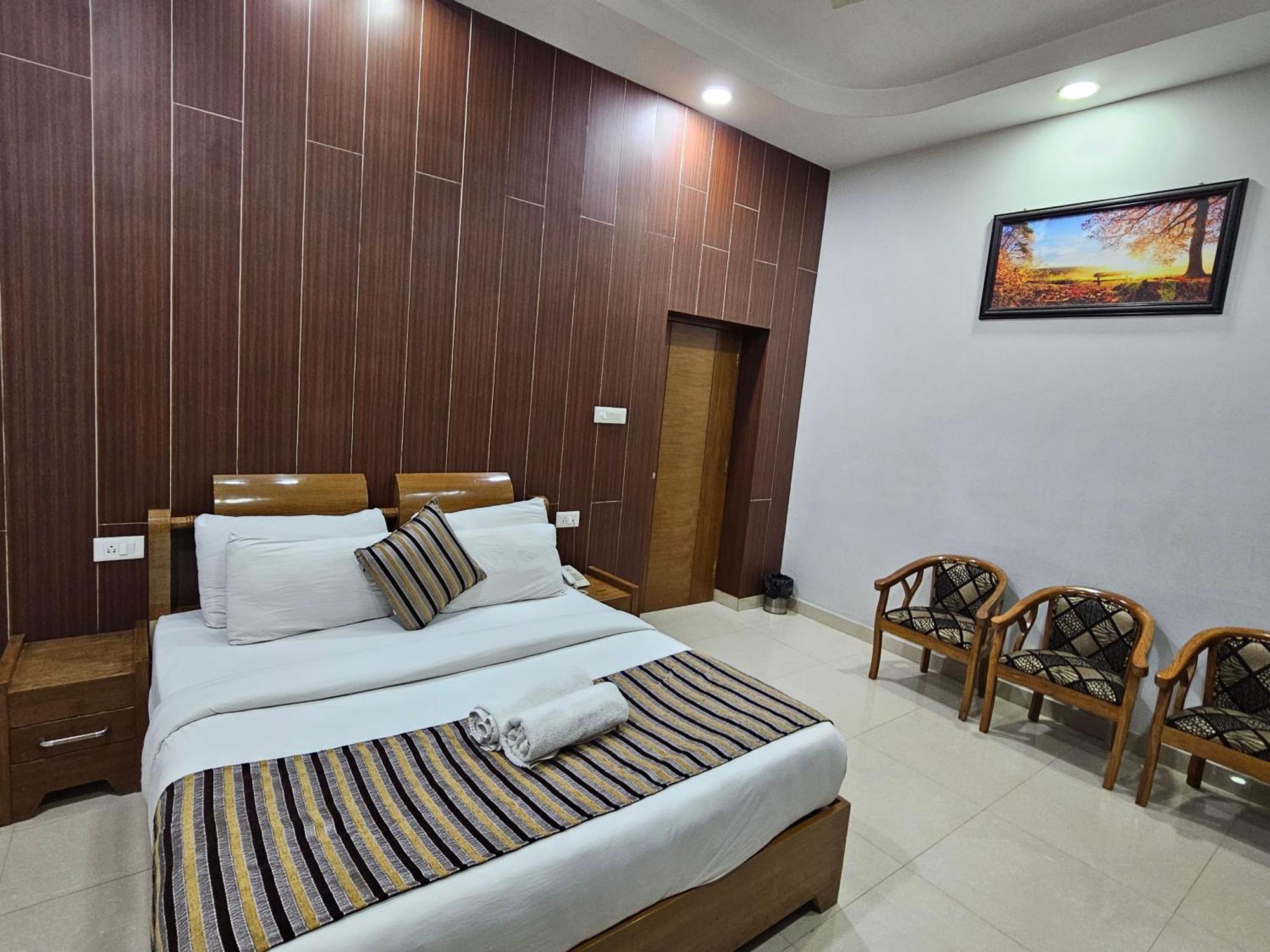 Hotel Krishna Ji Haridwār Exterior foto